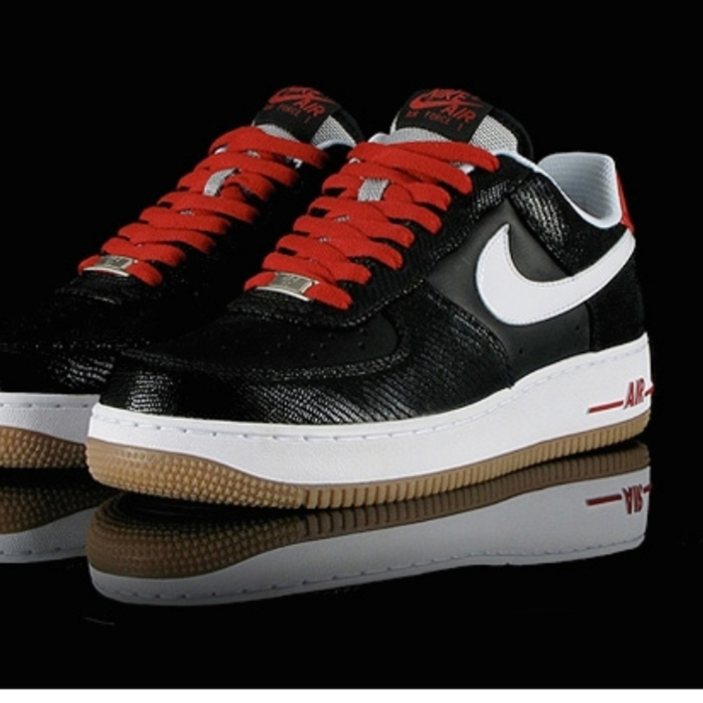 NIKE AIR FORCE 1 LOW